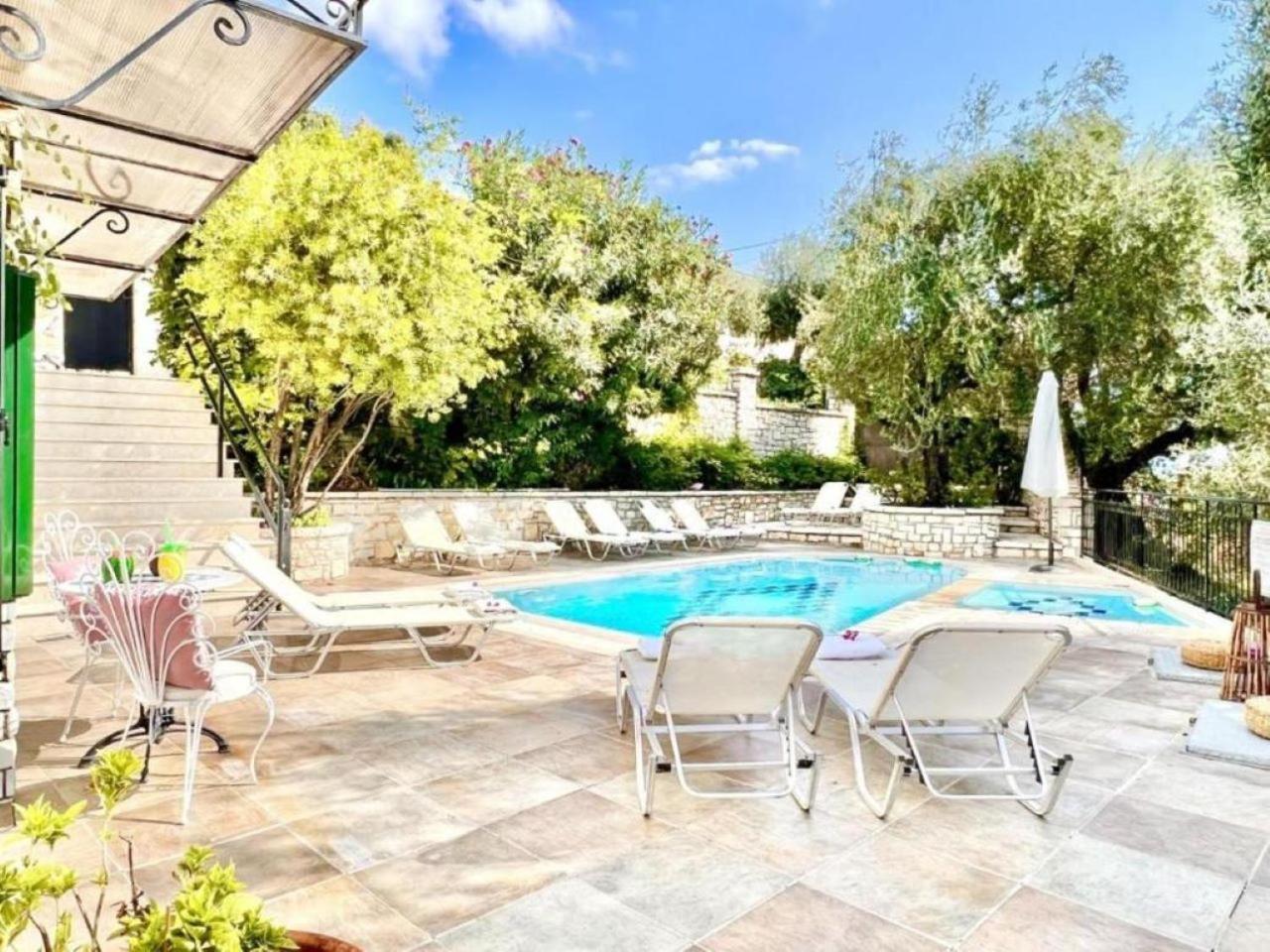 Aphrodite Nissaki Appart hôtel *